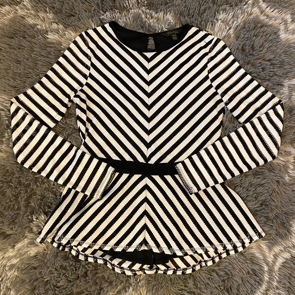 Adorable peplum top!!